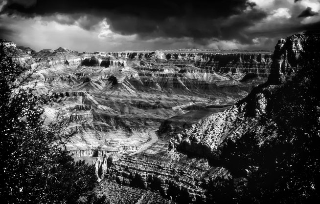 GRAND CANYON OF THE COLORADO IMAGE IN BLACK AND WHITE